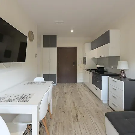 Apartman Apartt99 By Q4 *
